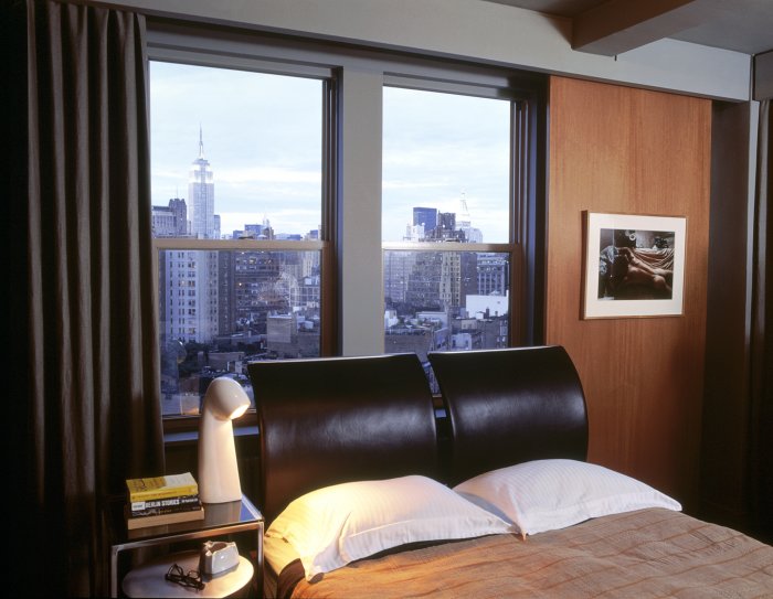 MANHATTAN APARTMENT